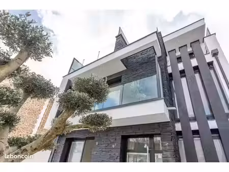 maison 5 pièces 299 m²