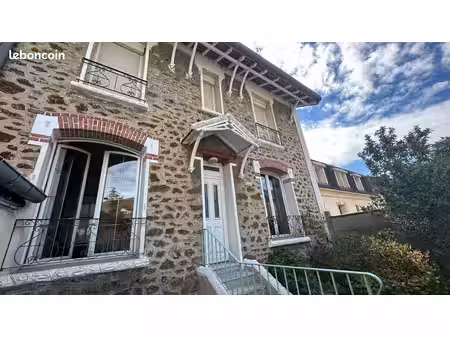 maison 8 pièces 139 m²