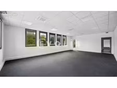 bureau 211 m²