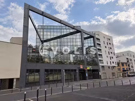 bureaux 82 m²