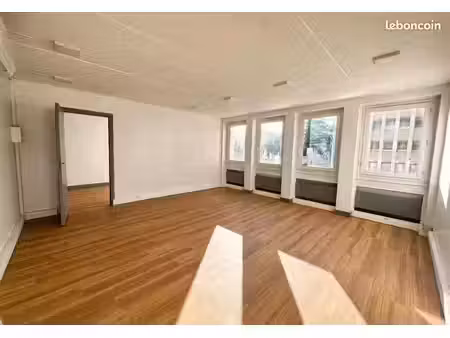bureaux 97 m²