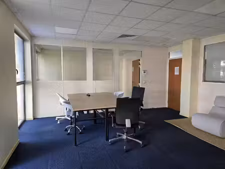 location local professionnel 64m² tours 37100