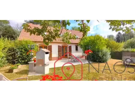 belle maison de 135m² 4 chambres + bureau + sous-sol complet + 1500m² de terrain.