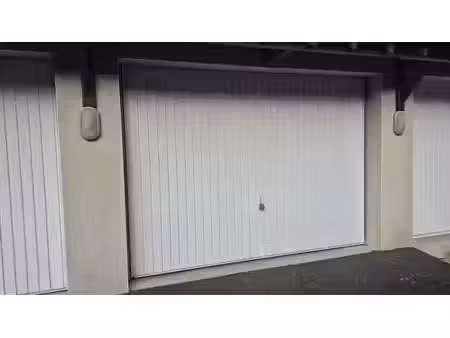 location parking 17 m² à provins (77160)  145 €