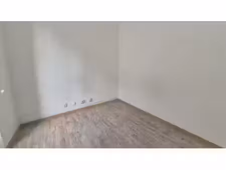 location locaux professionnels 0 pièces 6 m² à provins (77160)  330 €