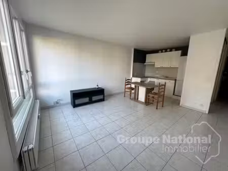 location appartement 1 pièce 29m²