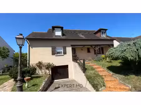 vente en nue-propriété - monsieur 90 ans et dame 91 ans - yzeure grande maison avec jardin