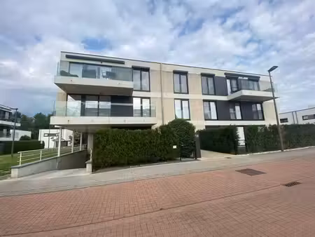 superbe appartement  grande terrasse et parking inclus
