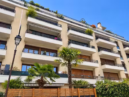 saint cloud quai 2 pièce(s) 54 m2 avec jardin