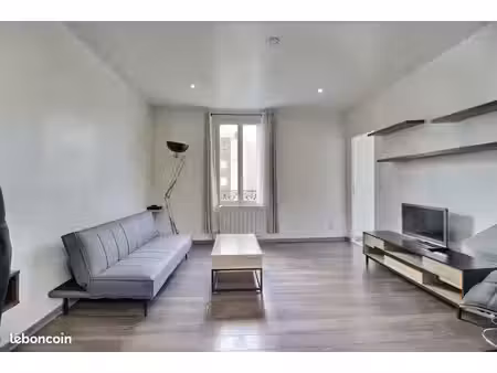 t2 meublé au coeur de saint ouen
