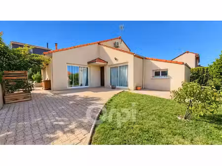 pérignat-lès-sarliève | maison familiale de 123 m² | 4 chambres | jardin et carport 2 véhi