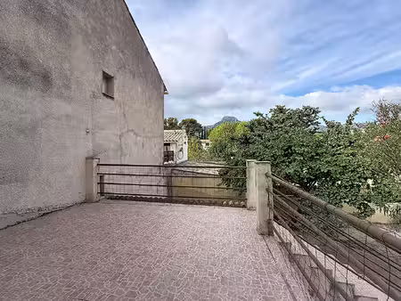 maison de village composée de deux appartements à vendre à aubagne - secteur napollon