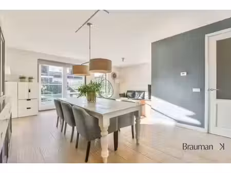 villa de luxe à vendre dans le quartier centre ville