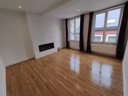appartement 2 chambres cosy rénové. peb b. centre de huy
