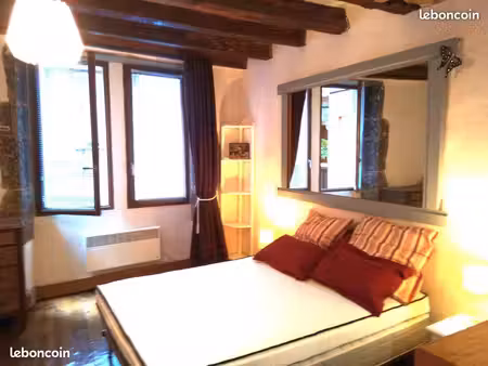 vieille ville annecy studio 30m2 vendu meublé