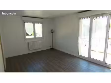 f2 de 40 m2  10min gare rer