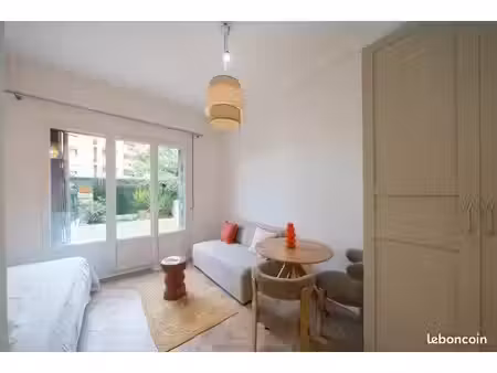 studio 1 pièce 24 m²