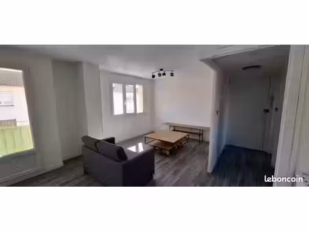 logement 50 m2 avec parking garrrage et cave