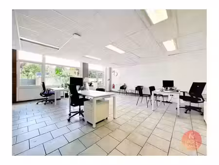 surface commerciale à louer à rue delwaide 21 hermalle-sous-argenteau (vbe81086)