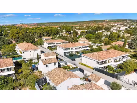 appartement les pennes mirabeau 4 pièce(s) 75 m2