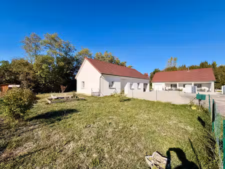 maison de plain-pied 3 chambres proche du centre de louhans.