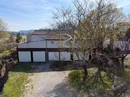exclusivite maison de village avec 5 garages