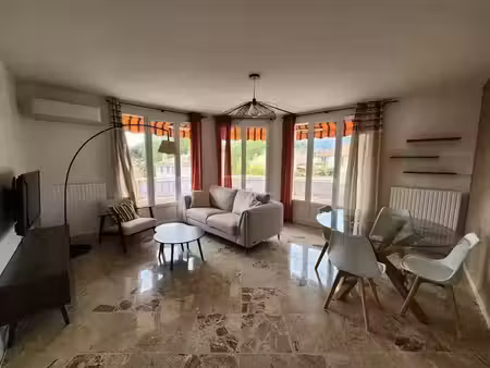 location meublée parking 55 m² à toulon (83000)  880 €