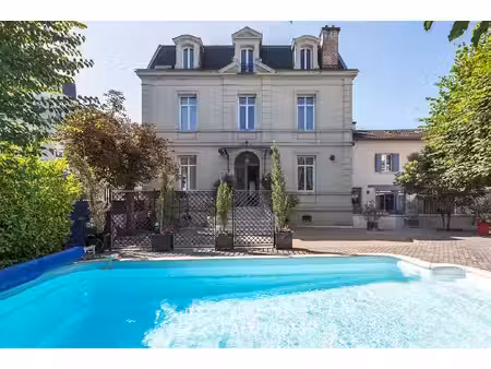 maison de maître du xixe rénovée avec goût en coeur de ville à perigueux - 332 m2 - cf_pri