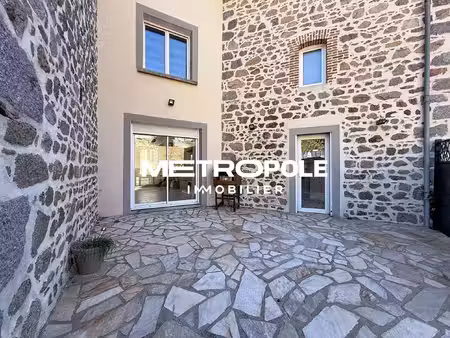 charmante maison de village rénovée avec extérieur et statio