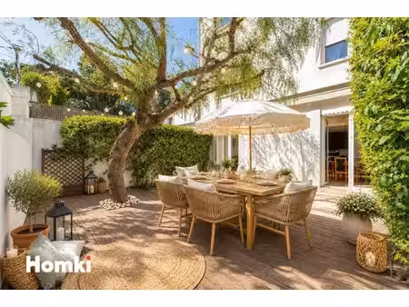 appartement t4 de 107 m² à marseille 13007  rue des flots bleus