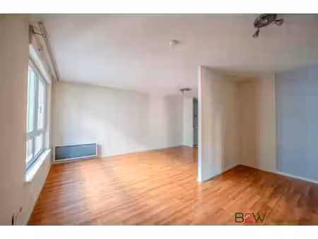 strasbourg gare - grand studio avec balcon de 41 12 m2
