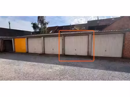 garage à louer à gent pour € 100