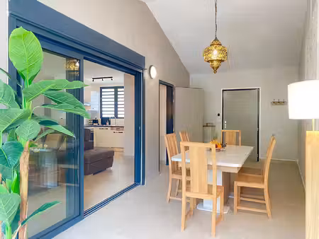 appartement de 2 pièces avec varangue  à louer à saint-leu 