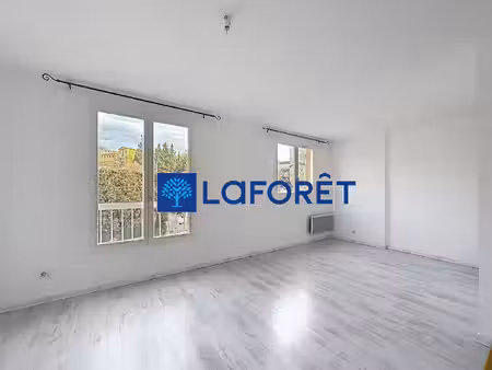 charmant studio à louer à draguignan !