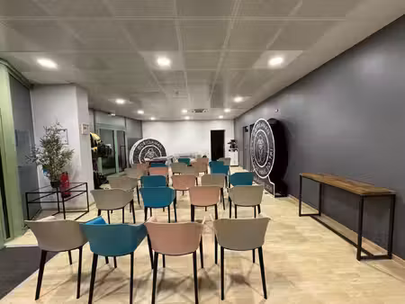 local professionnel de 220 m2
