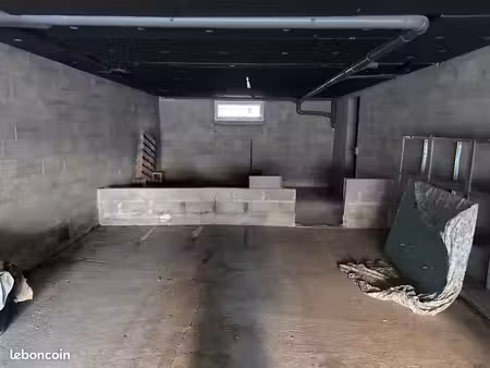 espace de stockage d'une surface de 40m2