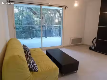 studio 1 pièce 26 m²