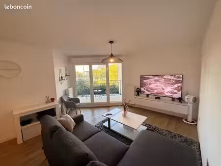 à louer – t2 meublé de 43 m² avec loggia et box fermé – saint-maur-des-fossés