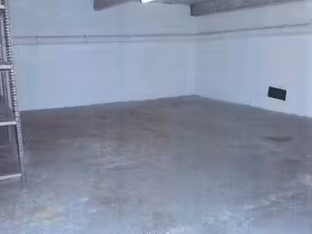 box de garage de 43m² à louer à marseille 13001/13004