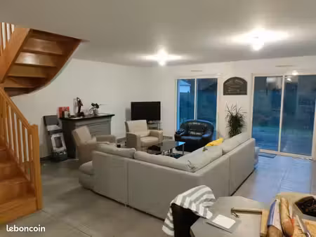 maison 108m2 à louer dans quartier résidentiel calme  située dans une impasse