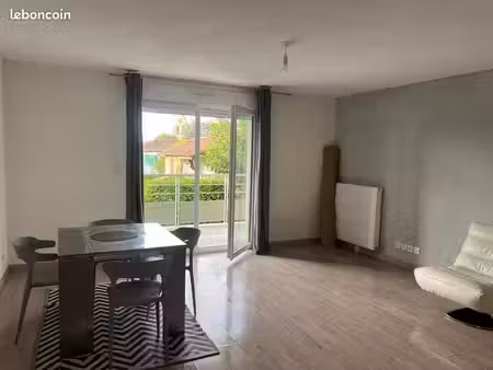 appartement t2 meublé castelginest