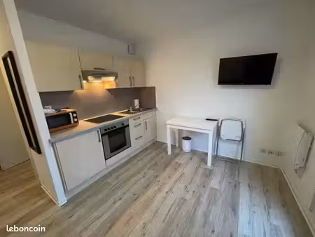 location studio meublé