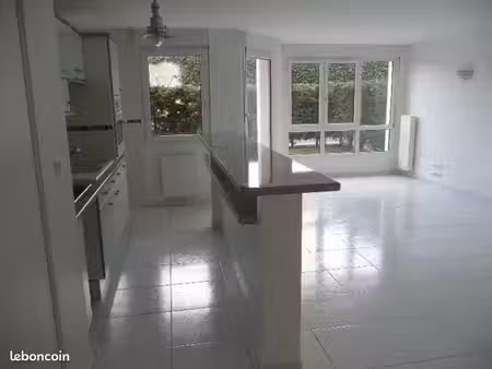 3 pieces 69m2 centre ville