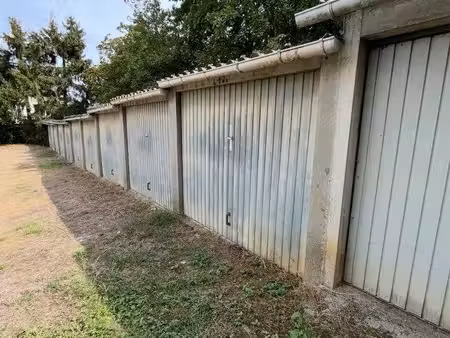 garage à louer 15 m² avenue félix geneslay - le mans