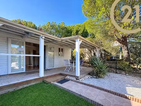 vente puget-sur-argens : chalet rénové de 65 m2 avec terrass