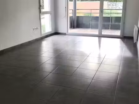 apt t3 récent avec terrasse et parkings