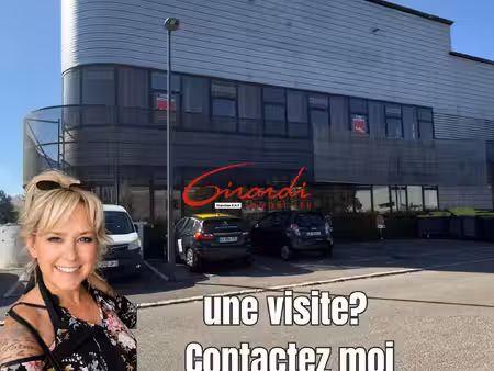 à vendre locaux professionnels de 454 m2 avec 6 places de
