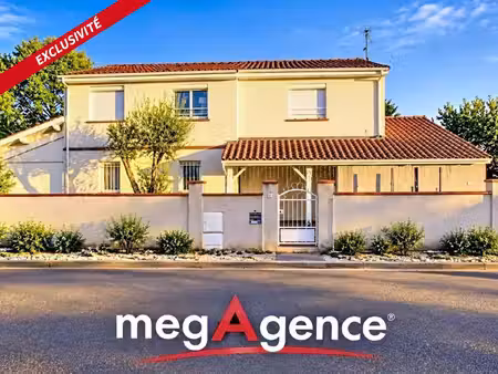 belle demeure spacieuse avec appartement indépendant  alliant charme  convivialité et fonc