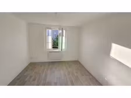 location appartement 3 pièces  54.00m²  noyal