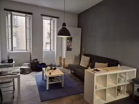 grenoble coeur de ville studio meublé à louer rue brocherie